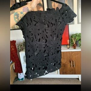 dygarni California  Flower Laced Top. Super cute neckline for a tiny figure.